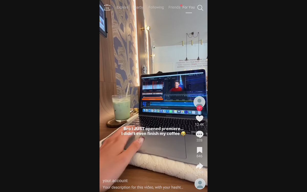 Fotograma de vídeo vertical con la guía de la interfaz de TikTok superpuesta, que muestra la navegación superior, botones de acción, subtítulos y datos de la cuenta.